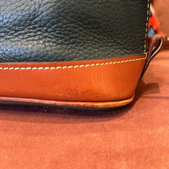 Vintage Dooney & Bourke with red interior - Picture 5 of 9